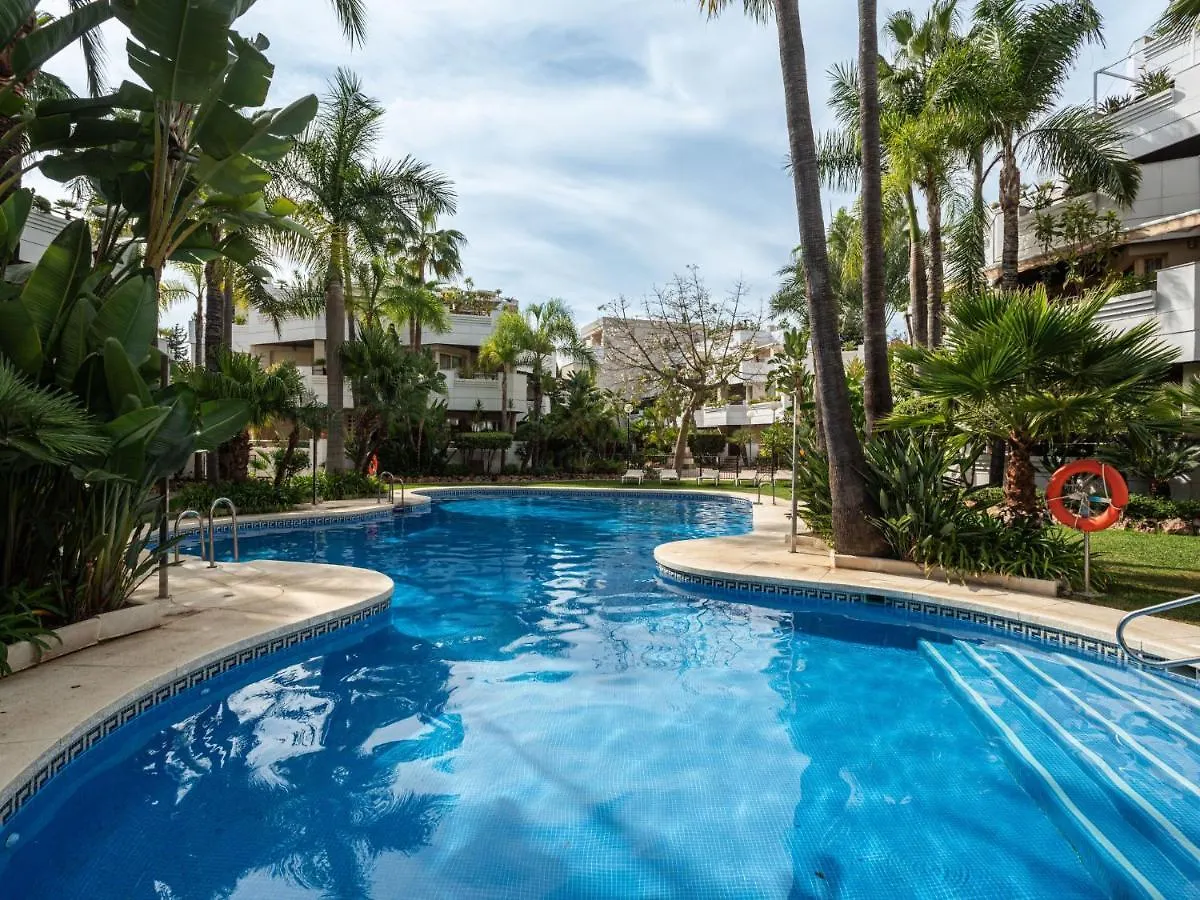 Apartment Fuente Aloha By Interhome Marbella